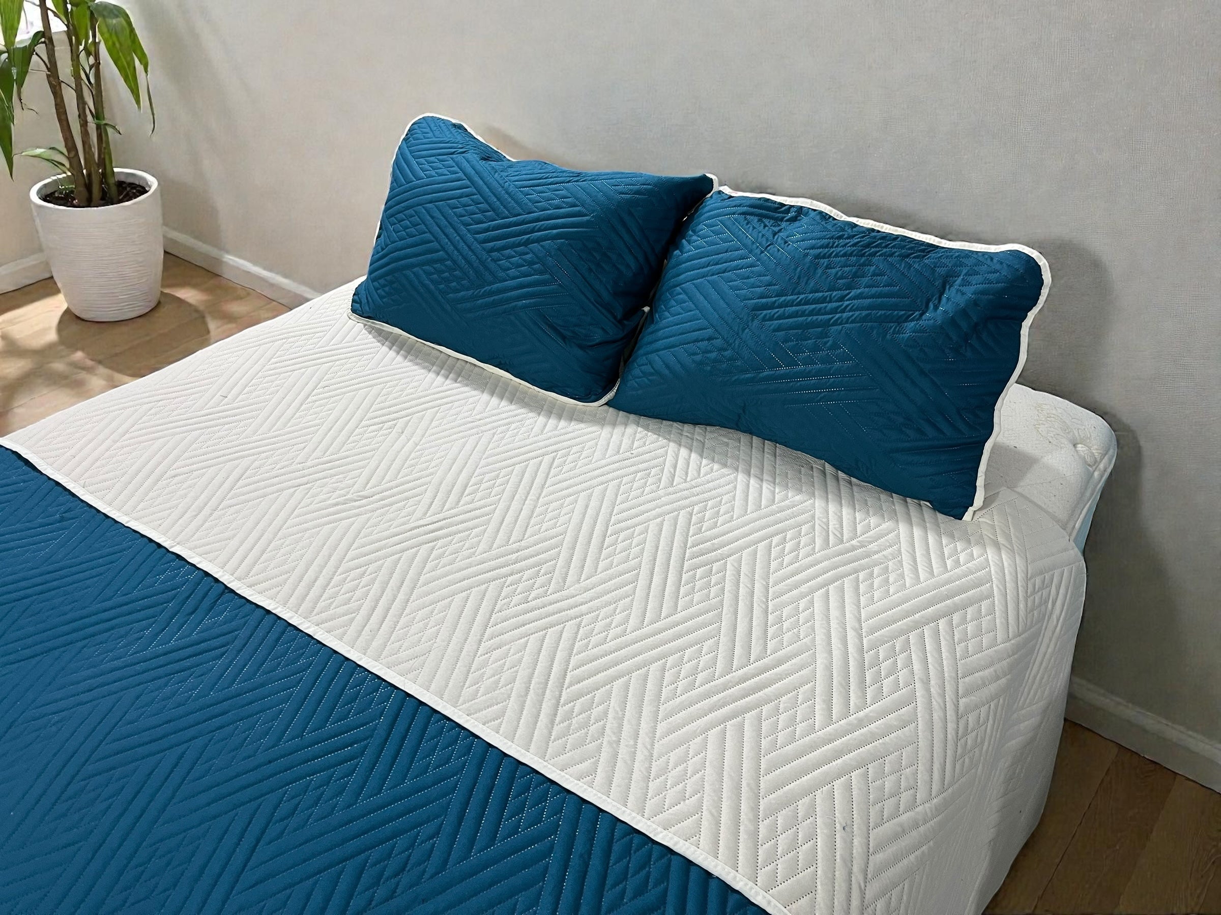 Edredón ligero Nia - Azul Petróleo/Champagne